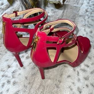 CRANBERRY PATENT SANDAL!